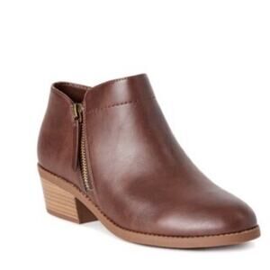 Time & Tru Brown Faux Leather Side Zip Ankle Booties - Size 6W